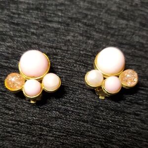 Vintage Unsigned Clip On Earrings Pink Beads On Gold Tone